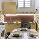 Apartman Pollicita 80 *